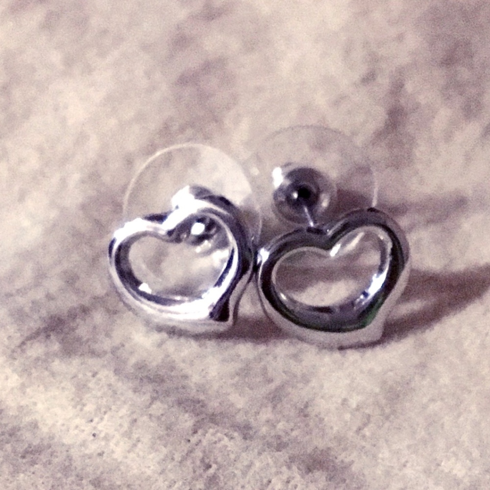 🎁 Heart Fashion Ear Studs